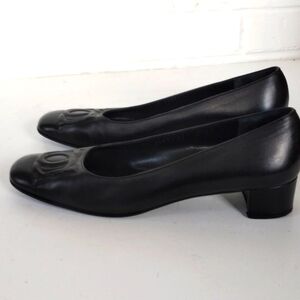 Ferragamo Boutique black leather shoes 7.5